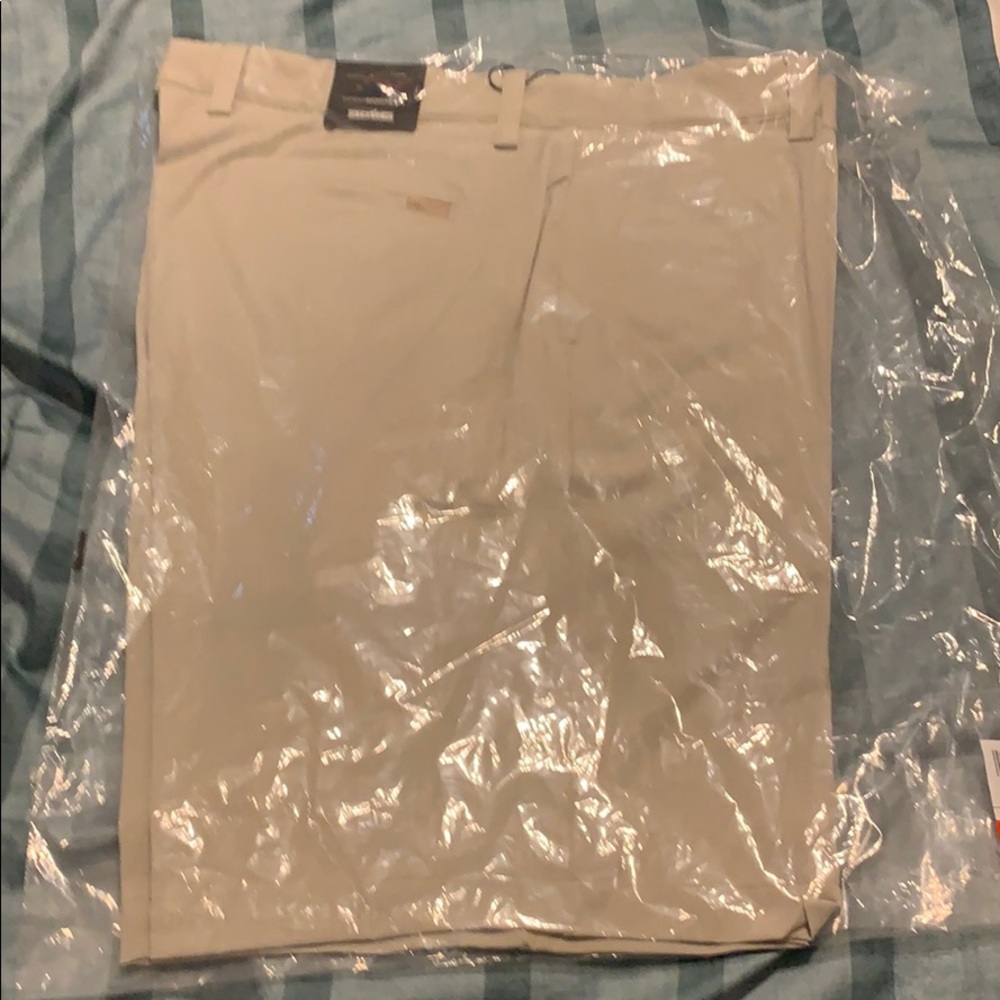 Brand new khaki Greg Norman golf shorts